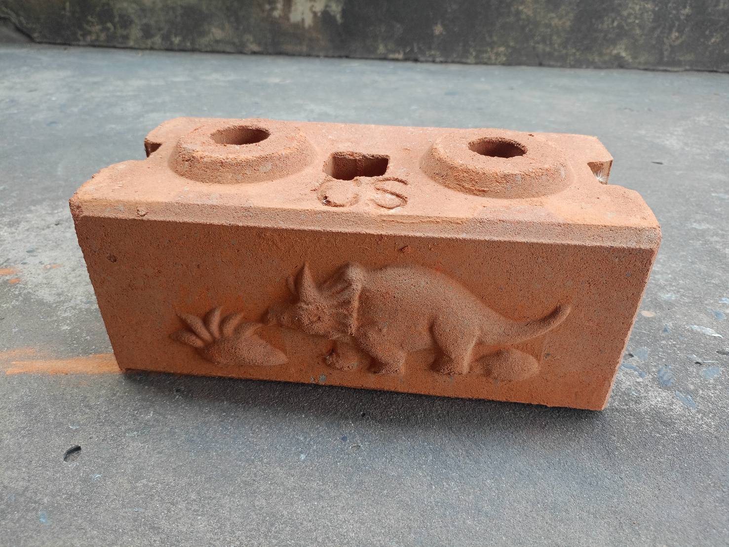 อิฐประสาน ช้างไทย  ไดโนเสาร์