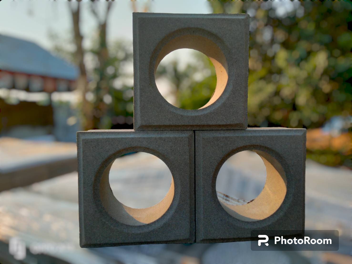 อิฐโมเดิร์น (กลมร่องกลาง)